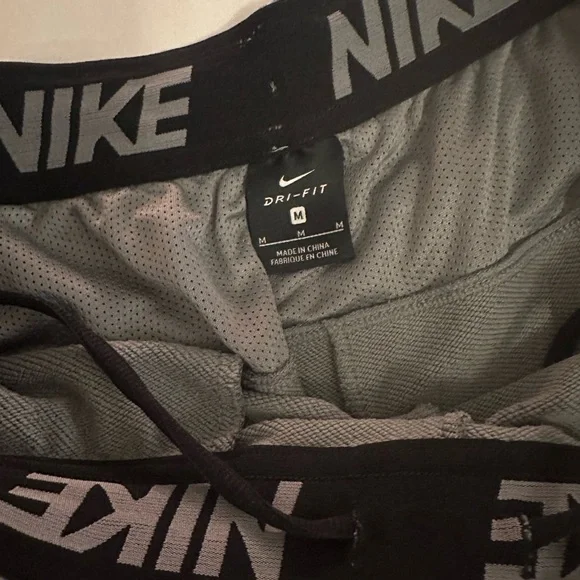 Mens Nike Gray Joggers - Picture 2 of 2